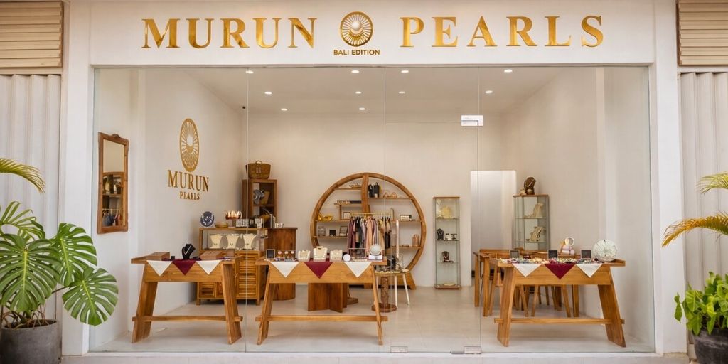 Luxury jewelry store Murun Pearls in Phnom Penh, showcasing exquisite South Sea pearls and a vision of resilience and elegance.