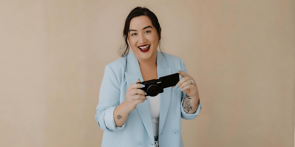 Ally Matos, founder of Allyfotografy Media Co., empowers women entrepreneurs by creating authentic brands through storytelling and marketing.