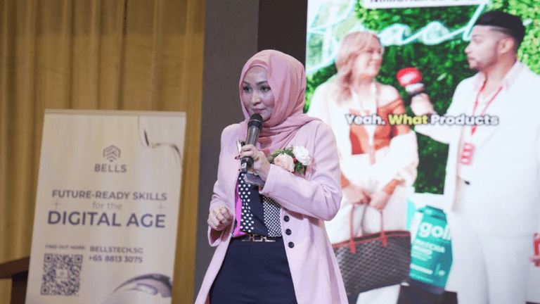 Suria Sparks, founder of Beauty CEO, empowering women to build social commerce empires with confidence, leadership, and entrepreneurship.