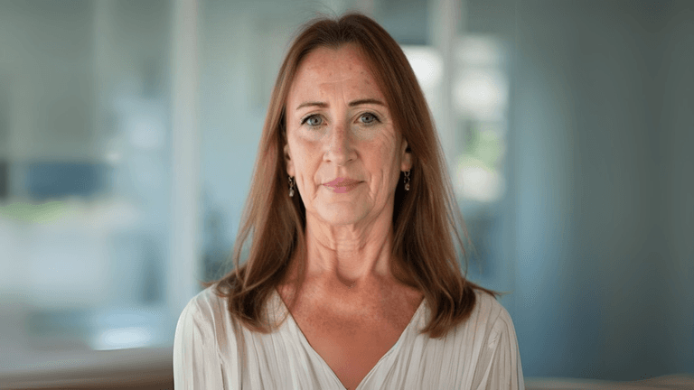 Lean Into Your Light: How MaryEllen Whitton’s Transformative Guide Lights the Path to Purpose and Positivity