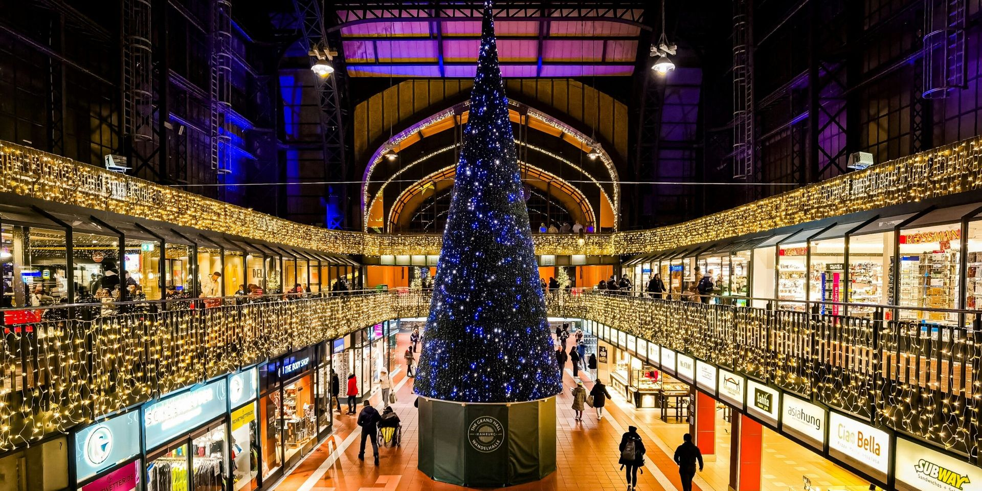 Holiday Shopping Season Kicks Off with Major Retail Events Across the U.S.