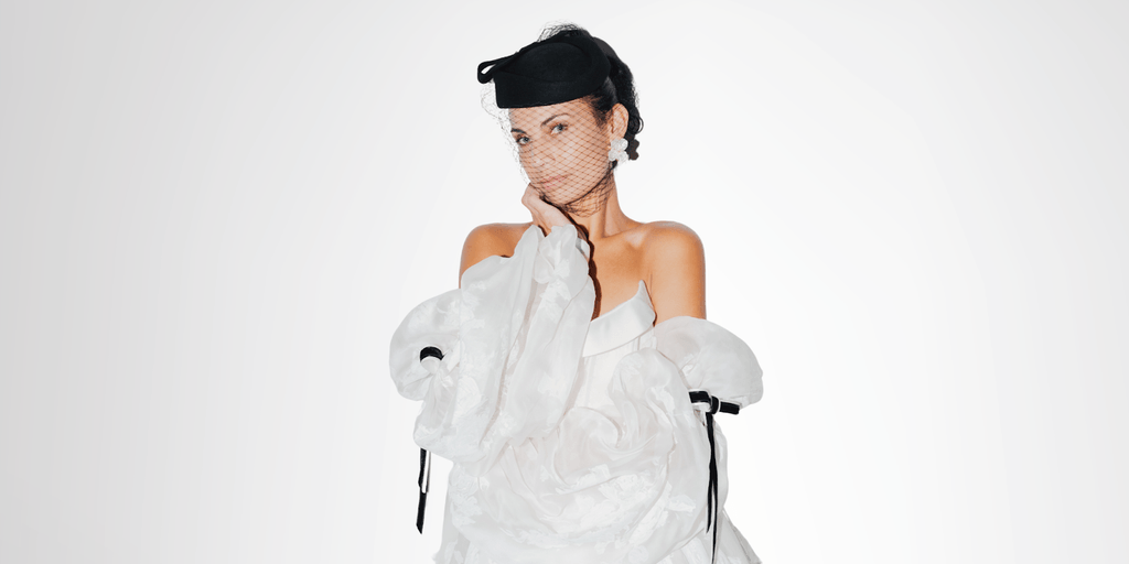 Suzanny Munhoz, model, entrepreneur, and founder of Fênix Fitness, showcasing her strength and authenticity through her work in fashion, fitness, and empowerment, advocating for women’s transformation and self-confidence.