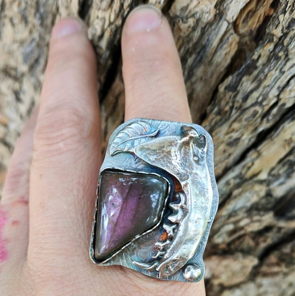 Mink jaw ring