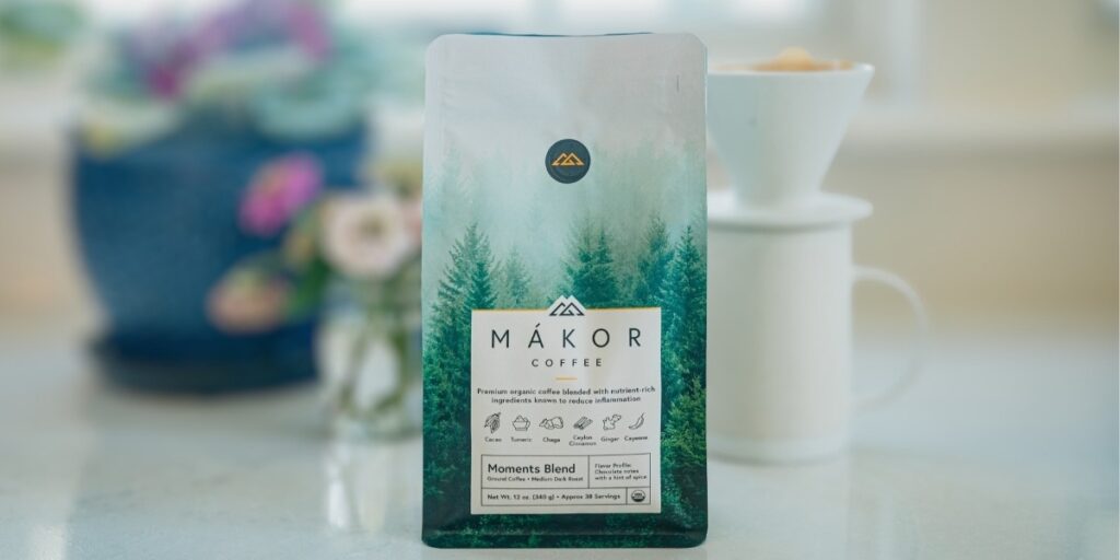 Mákor Coffee blends organic, wellness-focused ingredients like cacao, turmeric, and cinnamon to create a mindful, health-boosting coffee experience.