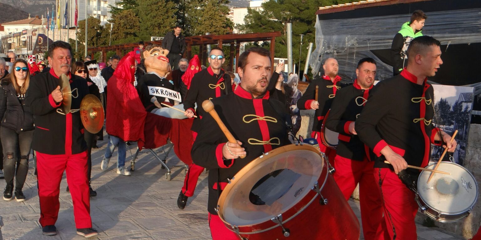 Americans Mark Martin Luther King Jr. Day With Parades, Service Events
